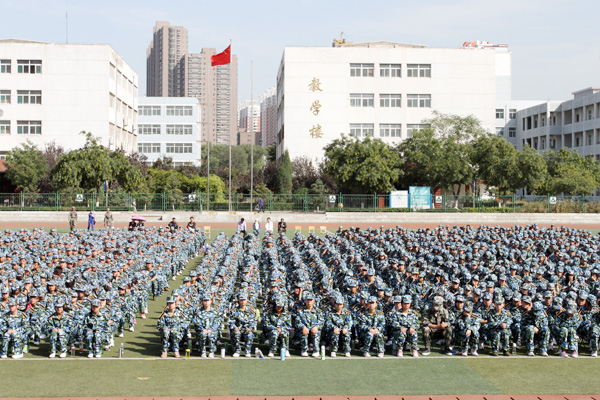 新2网址会员手机登陆举行2011级新生地震消防知识及应急避险逃生安全教育讲座